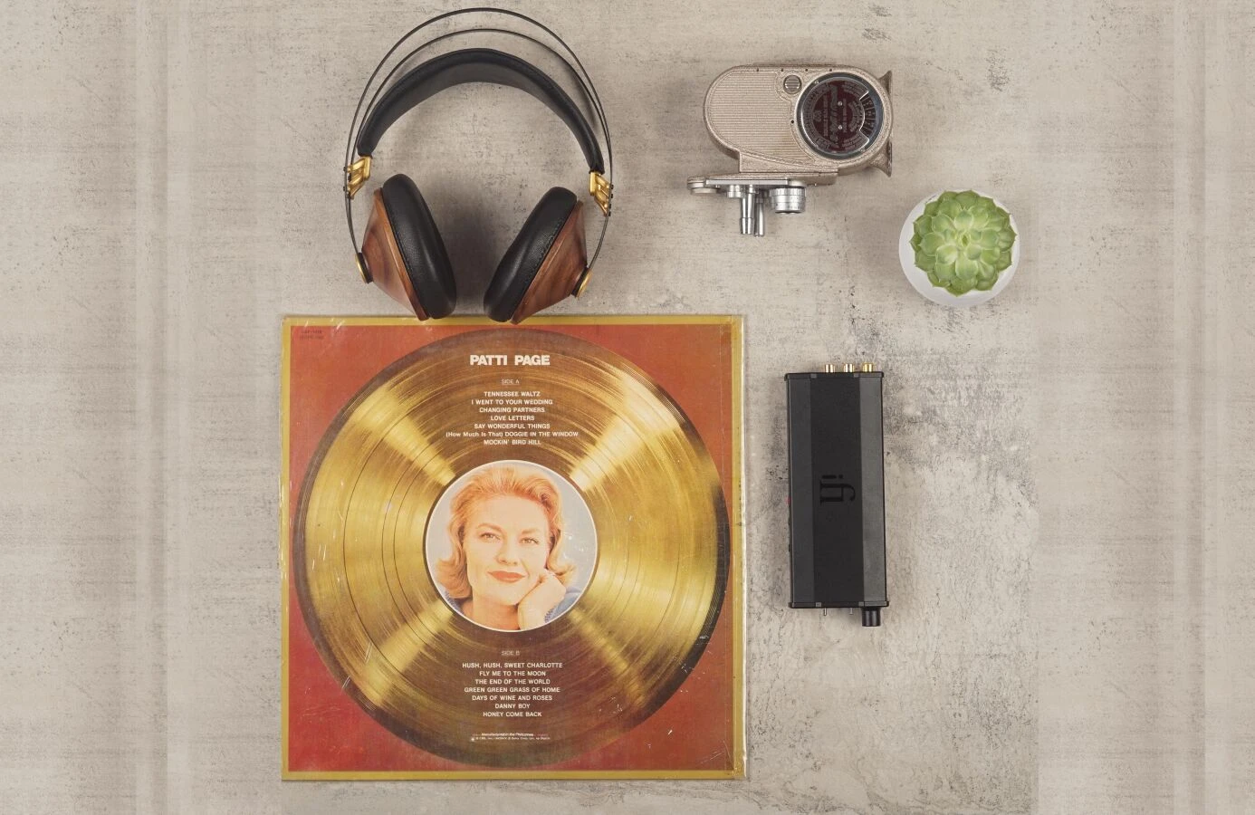 IFi Micro IDSD Black Label Combo Desktop DAC And Headphone Amplifier 5 IFi Micro IDSD Black Label Combo Desktop DAC And Headphone Amplifier - Image 5