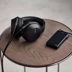 Sony MDR-Z7M2 Hi-Res Stereo Overhead Headphones -Home Electronics Store 1550575881 IMG 1141731