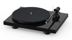 Pro-Ject Debut Carbon EVO Turntable With Sumiko Rainier Cartridge
