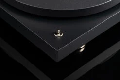 Pro-Ject Debut PRO Turntable -Home Electronics Store Debut PRO lifestyle gallery 10