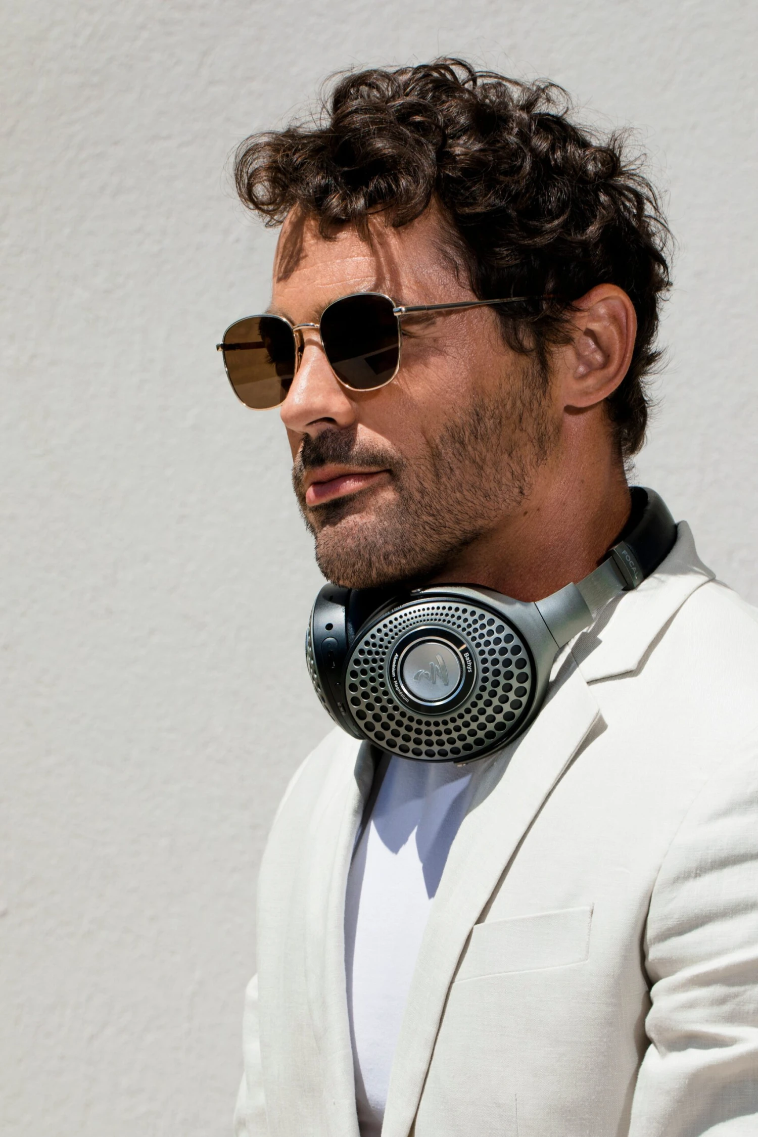 Focal BATHYS Closed-back Wireless Headphones With Active Noise Canceling 9 Focal BATHYS Closed-back Wireless Headphones With Active Noise Canceling - Image 9