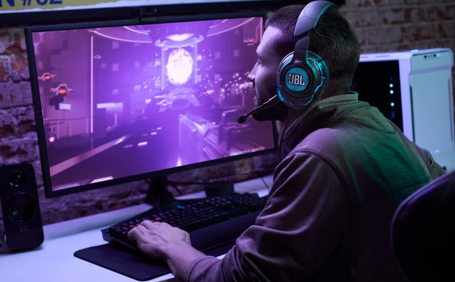 JBL Quantum ONE USB Wired Over-Ear Professional Gaming Headset With Head-Tracking Feature 2 JBL Quantum ONE USB Wired Over-Ear Professional Gaming Headset With Head-Tracking Feature - Image 2