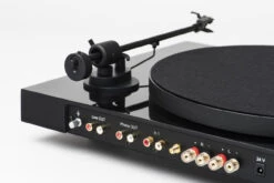 Pro-Ject Juke Box E1 All-in-one Plug & Play Turntable System -Home Electronics Store Juke Box E 13