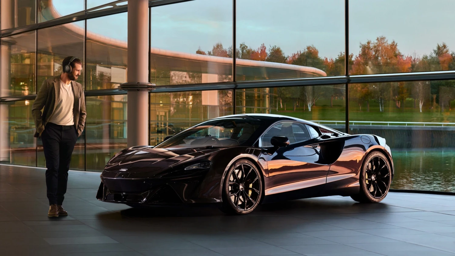 Bowers & Wilkins PX8 Special Edition McLaren Over-Ear Noise Cancelling Headphones 9 Bowers & Wilkins PX8 Special Edition McLaren Over-Ear Noise Cancelling Headphones - Image 9