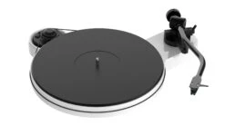 Pro-Ject RPM 3 Carbon Manual Turntable With Curved Tonearm & Sumiko Moonstone Cartridge -Home Electronics Store RPM 3 Carbon White Amethyst