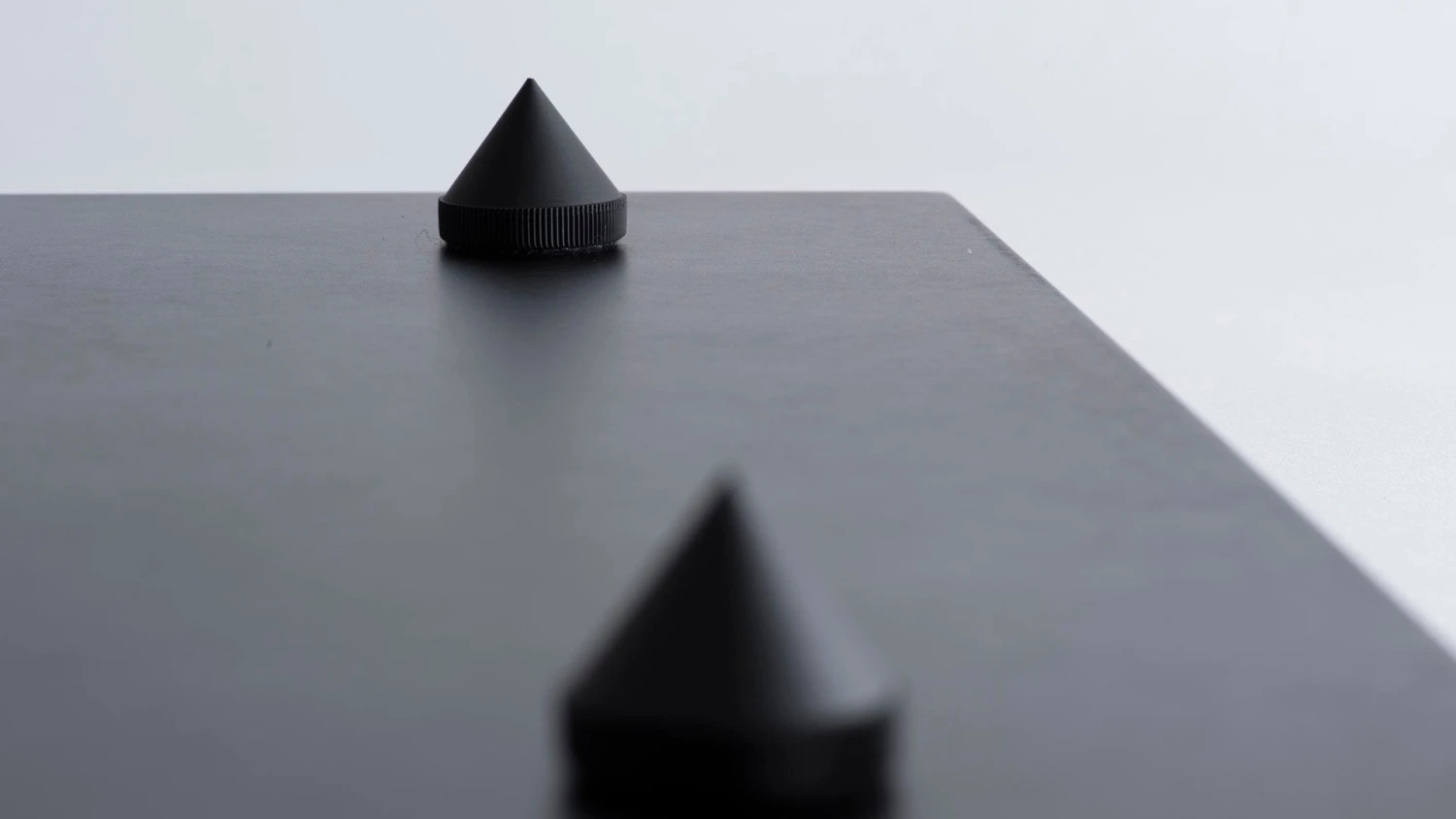 Pro-Ject Ground-It E Turntable Base 2 Pro-Ject Ground-It E Turntable Base - Image 2