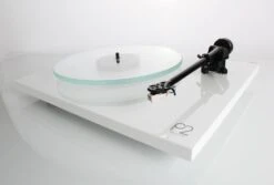 Rega Planar 2 Turntable With RB220 Tonearm And Carbon MM Cartridge 11 Rega Planar 2 Turntable With RB220 Tonearm And Carbon MM Cartridge -Home Electronics Store pl2 gallery 4 white