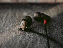 Sennheiser IE800S In-Ear Headphones 9 Sennheiser IE800S In-Ear Headphones -Home Electronics Store x1 desktop Sennheiser Product T P 01 IE800S